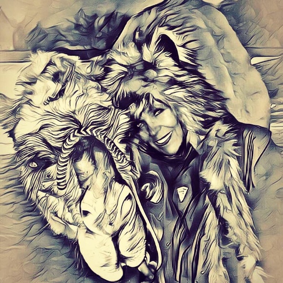 Meet your Posher, MJ ๐ - Picture 1 of 2